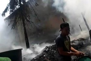 Penampakan saat ruang kelas SMAN 1 Luragung terbakar.
